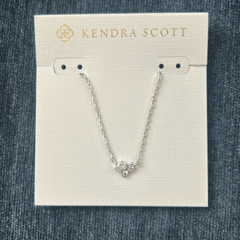Kendra Scott necklace